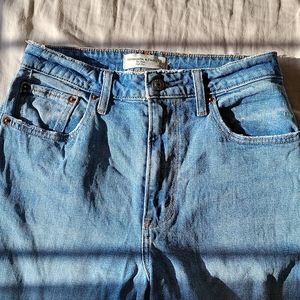 Abercrombie Curve Love Mom Jean